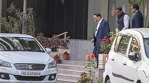 आलोक वर्मा खोलने वाले थे एक ‘बड़ा केस’, आईबी की रिपोर्ट मिलते ही हरकत में आई सरकार और कर दी छुट्टी