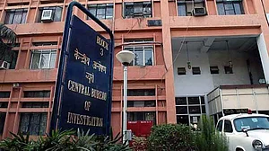 कौन बनेगा सीबीआई बॉस ! शुक्रवार को फिर बैठक, समिति सदस्यों को इस बार भी नहीं दिए गए शार्टलिस्ट अफसरों के नाम