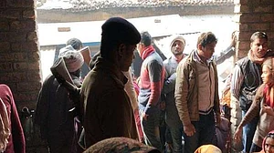 बिहार: समस्तीपुर में बेलगाम बदमाशों का आतंक, घर में घुसकर एलआईसी एजेंट की हत्या