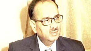 सीबीआई में आलोक वर्मा की वापसी: क्या सुप्रीम कोर्ट ने वर्मा के रिटायरमेंट की पटकथा लिख दी !