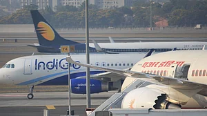 प्लेन हाइजैक करने की धमकी के बाद हड़कंप, देश के सभी हवाई अड्डों पर हाई अलर्ट जारी