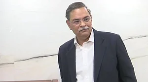 खड़गे ने अपनी सहमति में जिन तीन अफसरों को सीबीआई प्रमुख के तौर पर चुना था, उनमें नहीं था आर के शुक्ला का नाम