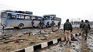 काश! सीआरपीएफ की ये मांग मान ली जाती तो नहीं होता हमला, गृह मंत्रालय ने नहीं सुनी बात