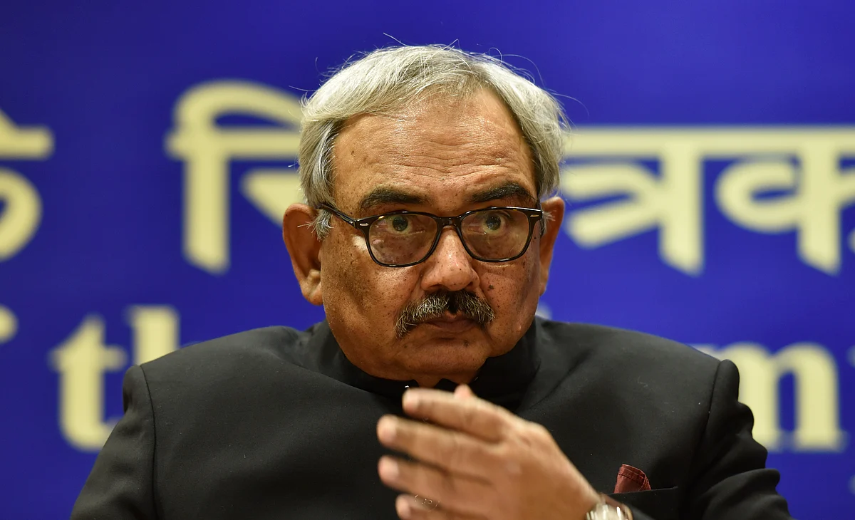 सत्तारूढ़ बीजेपी से नज़दीकियों और हितों के टकराव की मिसाल हैं राफेल पर रिपोर्ट बनाने वाले सीएजी राजीव महर्षि