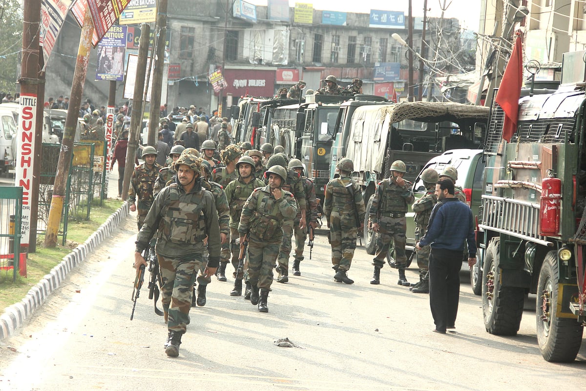 जम्मू में हालात बेकाबू,  कश्मीरी सरकारी कर्मचारियों पर लगातार हमले,सेना की मौजूदगी में दंगाइयों का तांडव