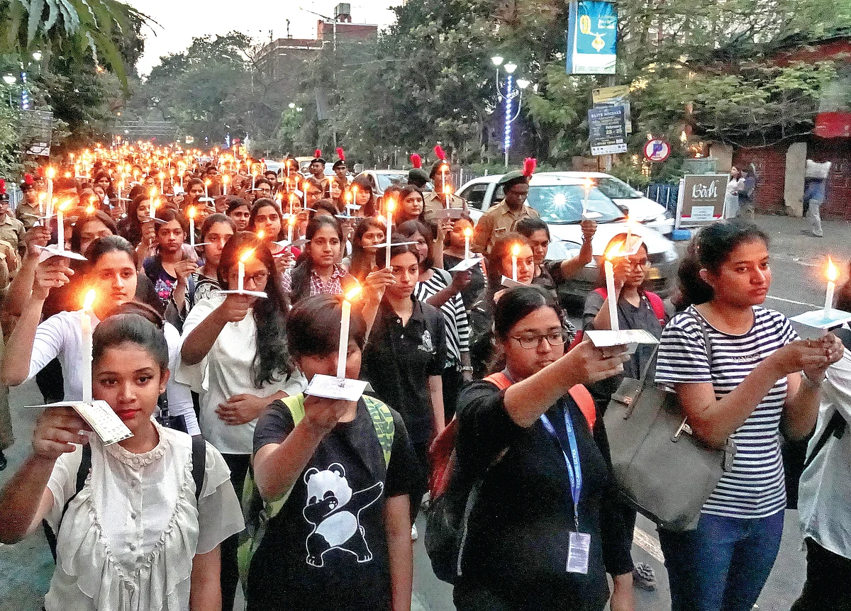 पुलवामा हमलाः शहादत पर सियासत करने वाले क्या जानते हैं इनको नहीं मिलता शहीद तक का दर्जा