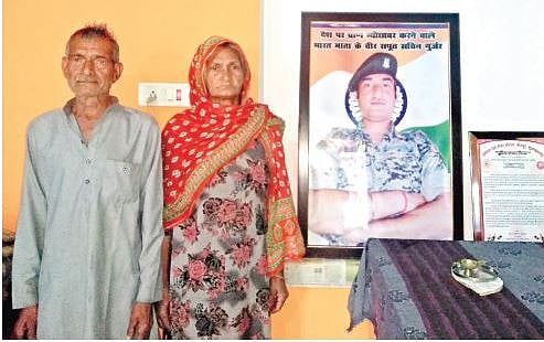 अर्द्धसैनिक बल के शहीद जवानों के परिजनों की चाहत, सिर्फ ‘शहीद’ का दर्जा दे सरकार