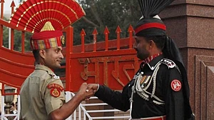 राम पुनियानी का लेखः क्या पुलवामा और बालाकोट के बाद क्षेत्र में शांति हो सकती है?