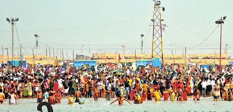 मां गंगा को भी दिया मोदी सरकार ने धोखा,  स्वच्छ करने के नाम पर फूंके  करोड़ों, लेकिन पहले से और मैली हो गई गंगा