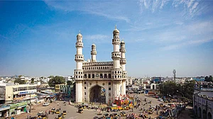 लोकतंत्र के पन्ने: हैदराबाद लोकसभा सीट पर चलता है ओवैसी परिवार का सिक्का, 1984 से नहीं हारे एक भी चुनाव