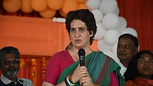 सरकार के दो साल पूरे होने पर योगी ने की वाहवाही तो प्रियंका ने कसा तंज, कहा- जमीन पर कुछ नहीं, कागज में सब ठीक