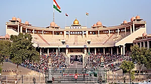 खरी-खरी: बालाकोट पर सरकार से जायज़ सवाल पूछना देशद्रोह कैसे हो गया?