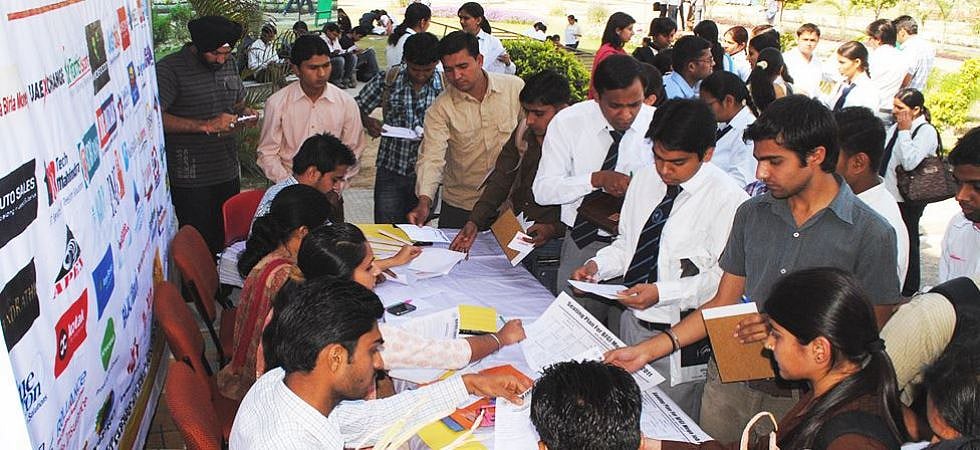 न जुमला न वादों का भंडार, भारतीयों को चाहिए रोजगार: प्यू रिसर्च