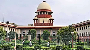 एनआरसी पर असम की बीजेपी सरकार को सुप्रीम कोर्ट की फटकार, कहा- आपने इस गंभीर समस्या को मजाक बनाकर रख दिया