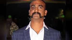 4 हफ्ते की छुट्टी में परिवार के पास जाने की बजाय, श्रीनगर पहुंचे विंग कमांडर अभिनंदन