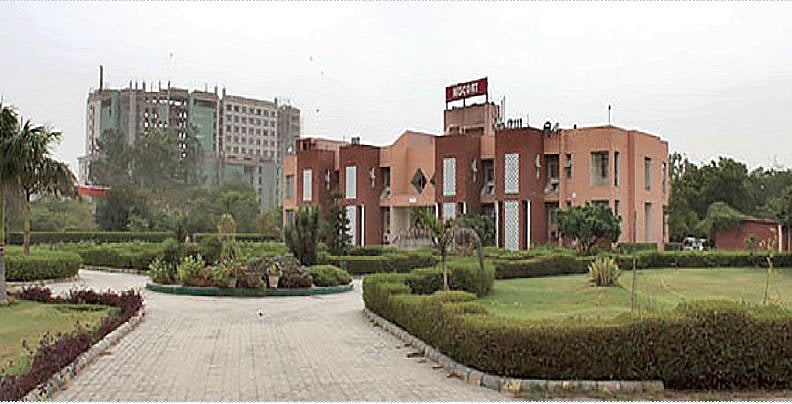  माखनलाल विश्वविद्यालय के पैसे से खरीदी जाती थी शराब, जांच में खुला ‘शिव’राज का एक और घोटाला