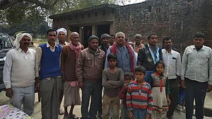 उत्तर प्रदेशः चुनाव सिर पर लेकिन छुट्टा पशुओं से किसान बेहाल, सरकार की बेरुखी से नाराज