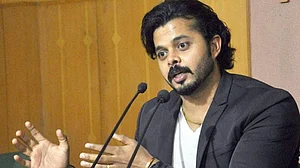 खेल: हरभजन पर भड़के श्रीसंत, लगाए गंभीर आरोप और 'कोहली की मानसिकता उन्हें करती है दूसरों से अलग'