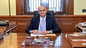 संसदीय समिति ने पूछा, बालाकोट हमले में कितने मारे गए, विदेश सचिव गोखले का जवाब था, “मुझे नहीं पता”