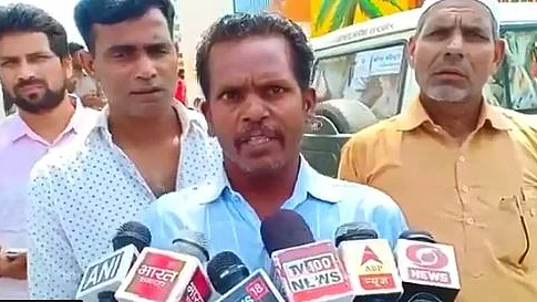 फोटो: टि्वटर/@sardesairajdeep)&nbsp;