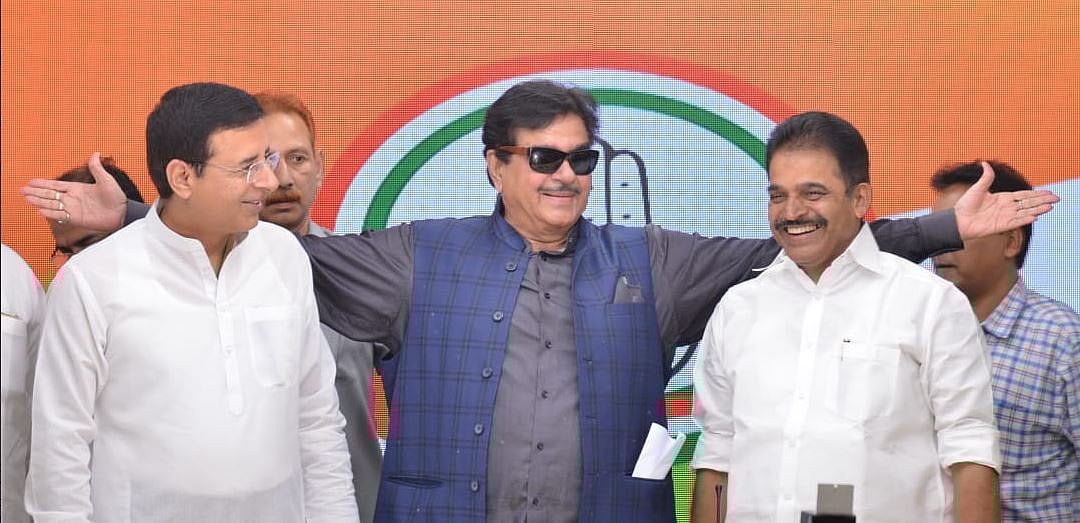 लोकसभा चुनाव 2019: कांग्रेस में शामिल हुए शत्रुघ्न सिन्हा,  बीजेपी को बताया ‘वन मैन शो’ और ‘टू मैन आर्मी’ वाली पार्टी 