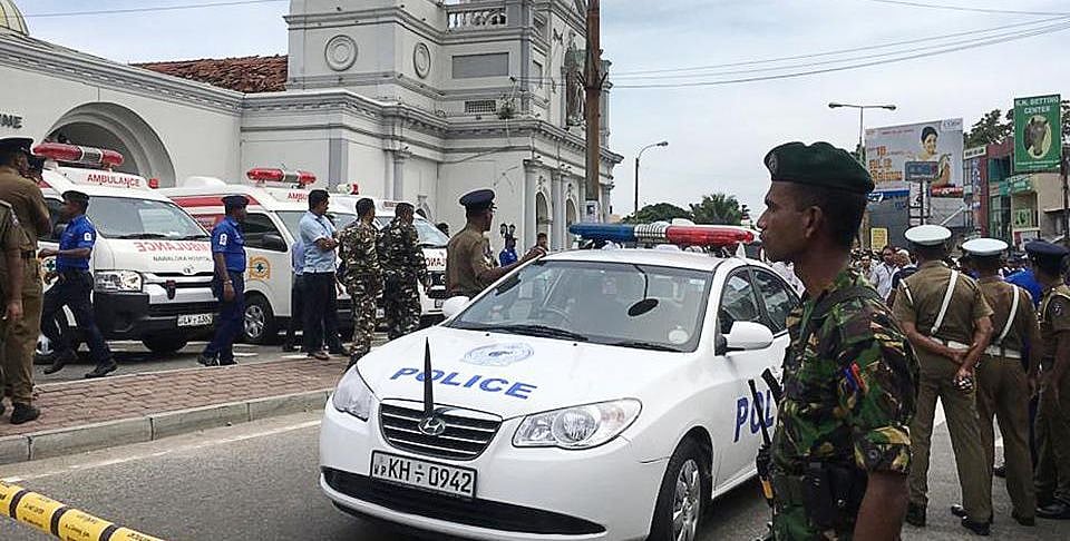 ईस्टर पर सीरियल ब्लास्ट से दहला श्रीलंका, 156 की मौत, सैकड़ों घायल, चर्च में बिखरे पड़े मिले मानव अंग