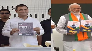 जानिये कांग्रेस के ‘जन आवाज’ के आगे कहां ठहरता है बीजेपी का ‘संकल्प पत्र’