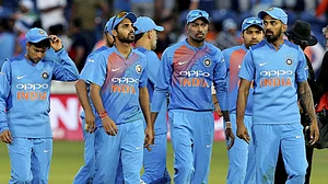 वर्ल्ड कप 2019 के लिए टीम इंडिया का ऐलान, जडेजा-कार्तिक-विजय शंकर को मौका, जानें सभी खिलाड़ियों का वनडे रिकॉर्ड