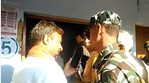 बुलंदशहरः बीजेपी एमपी भोला सिंह को महंगी पड़ी हेकड़ी, किसी भी बूथ में जाने पर लगी रोक, दिन भर रहेंगे हिरासत में
