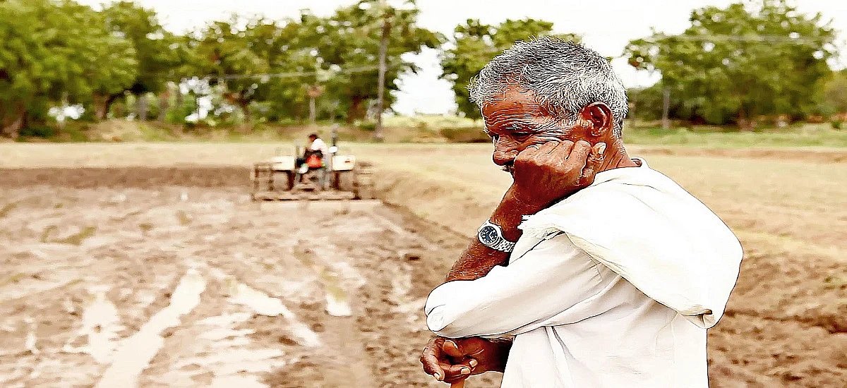 अन्नदाता के साथ मोदी सरकार का अन्याय: आय दोगुनी  होना तो दूर, लागत निकालना भी मुश्किल