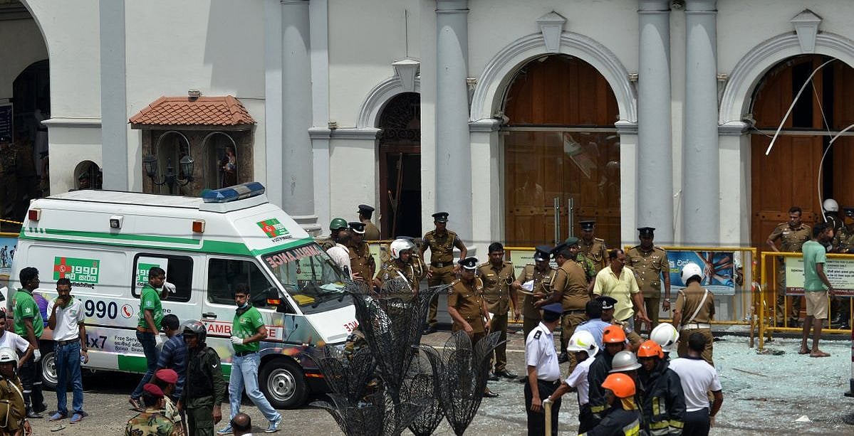 ईस्टर पर सीरियल ब्लास्ट से दहला श्रीलंका, 156 की मौत, सैकड़ों घायल, चर्च में बिखरे पड़े मिले मानव अंग