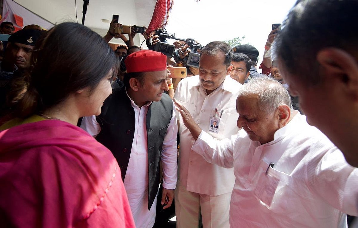 लोकसभा तीसरा चरण मतदान LIVE: रामपुर में वोट डालने के बाद आजम बोले- नहीं लड़ना चाहता था चुनाव, कोई विकल्प नहीं था