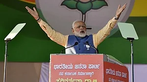 अब चुनावी भाषण भी टेलीप्रॉम्पटर से पढ़ते हैं मोदी, कहीं याददाश्त की दिक्कत तो नहीं होने लगी है पीएम को !