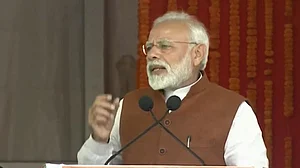 पुलवामा के नाम पर वोट मांगकर बुरे फंसे पीएम मोदी, अफसर ने बताया आचार संहिता का उल्लंघन, होगी कार्रवाई?