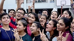 बिहार बोर्ड ने जारी किया मैट्रिक परीक्षा का परिणाम, सावन राज बने टॉपर, ऐसे  चेक करें अपना रिजल्ट