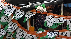 केरल: ईवीएम में गड़बड़ी की शिकायतों के बीच उत्साह के साथ किया लोगों ने मतदान, वायनाड में बंपर वोटिंग