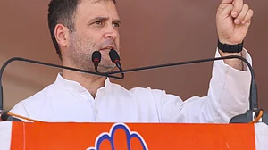 तेलंगाना में राहुल गांधी की हुंकार, कहा- टीआरएस और पीएम के बीच हुआ है गुप्त समझौता, रिमोट कंट्रोल मोदी के हाथ में