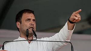राफेल: राहुल का पीएम पर हमला, कहा- मोदी भाग सकते हैं, छुप नहीं सकते, भ्रष्टाचार के मुद्दे पर दी बहस की चुनौती
