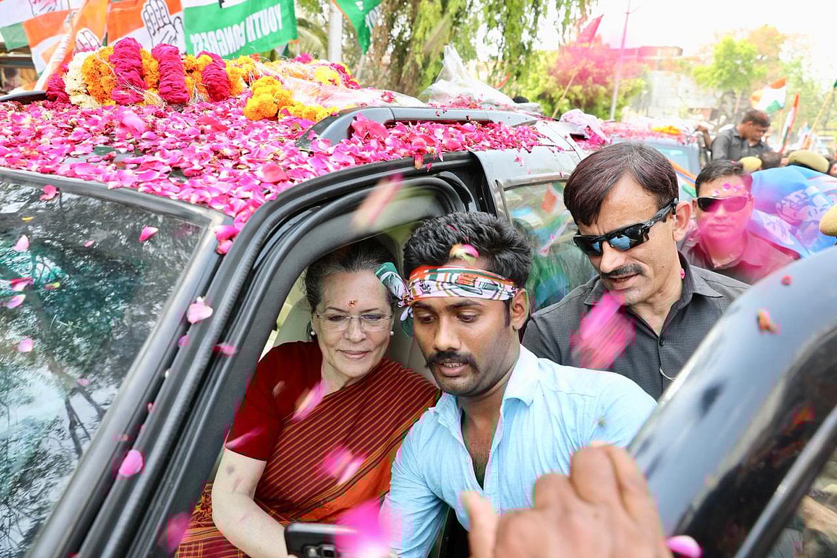 लोकसभा चुनाव 2019 LIVE: चुनाव डयूटी के दौरान दिल का दौरा पड़ने से होमगार्ड जवान की मौत 