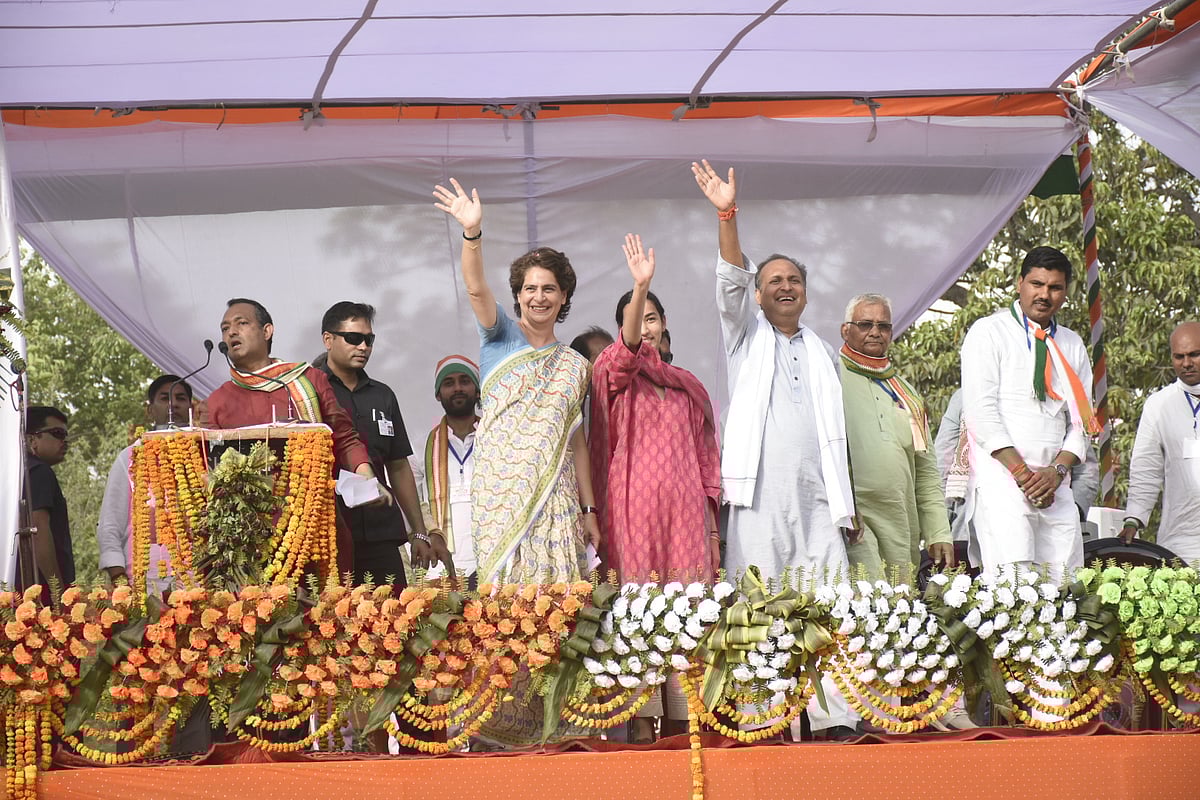 मोदी पर तीखे होते जा रहे हैं प्रियंका  के हमले: दिनकर की कविता, महाभारत के प्रसंग से लेकर होमवर्क में फेल बच्चे तक