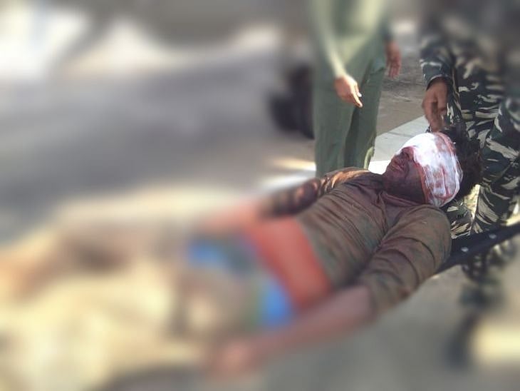 झारखंड: सरायकेला में नक्सलियों का तांडव, आईईडी धमाका कर सुरक्षा कर्मियों पर की फायरिंग, 11 जवान घायल