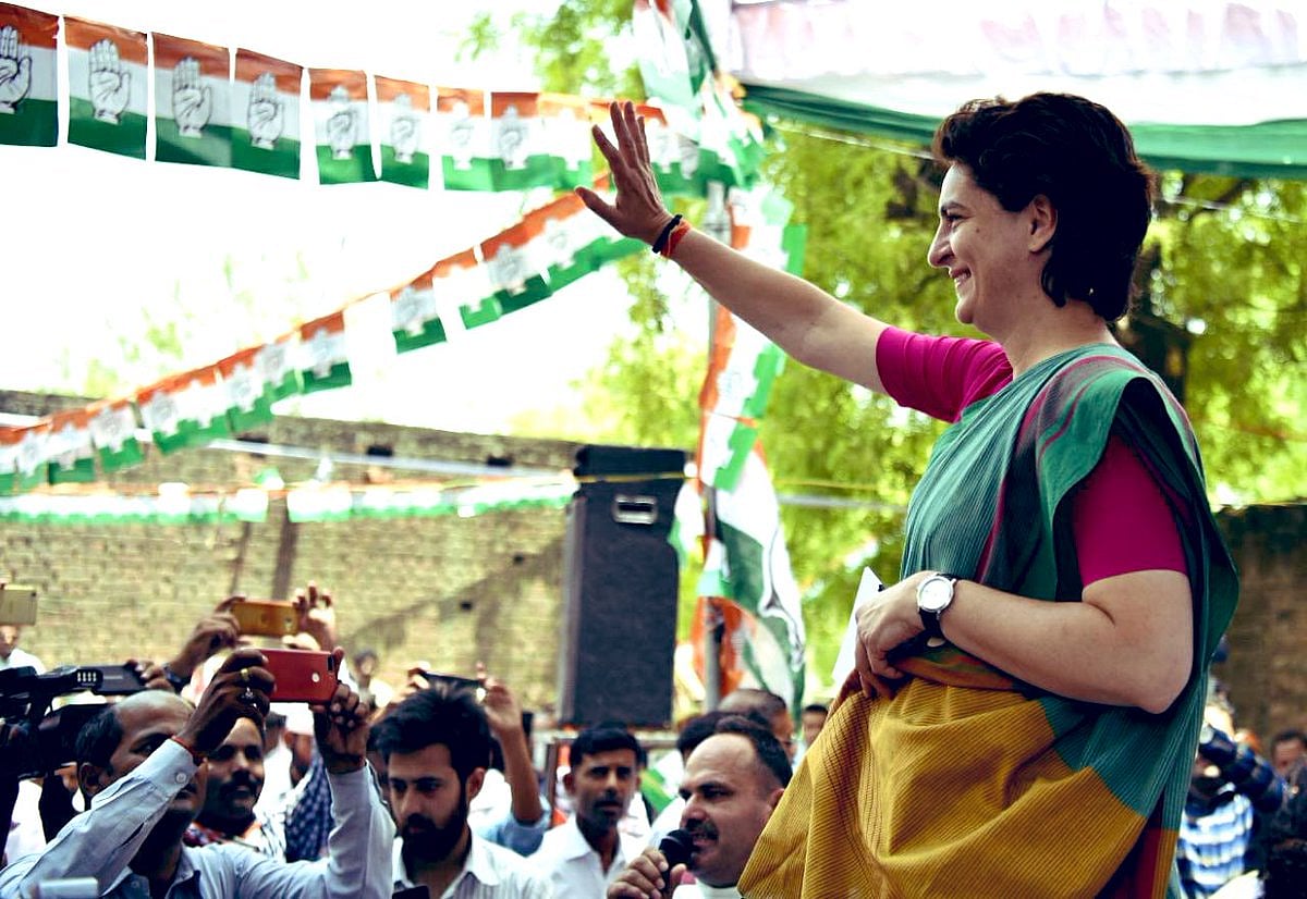 प्रियंका गांधी का पीएम मोदी पर हमला, कहा- धन्नासेठों का कर्ज चुटकी में माफ होता है, फिर किसानों को नोटिस क्यों