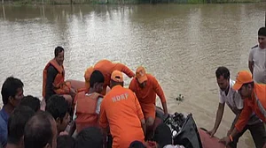 त्रिपुरा में आंधी-बारिश से भारी तबाही, बाढ़ से हजारों लोग हुए बेघर, बड़े स्तर पर राहत-बचाव का काम जारी