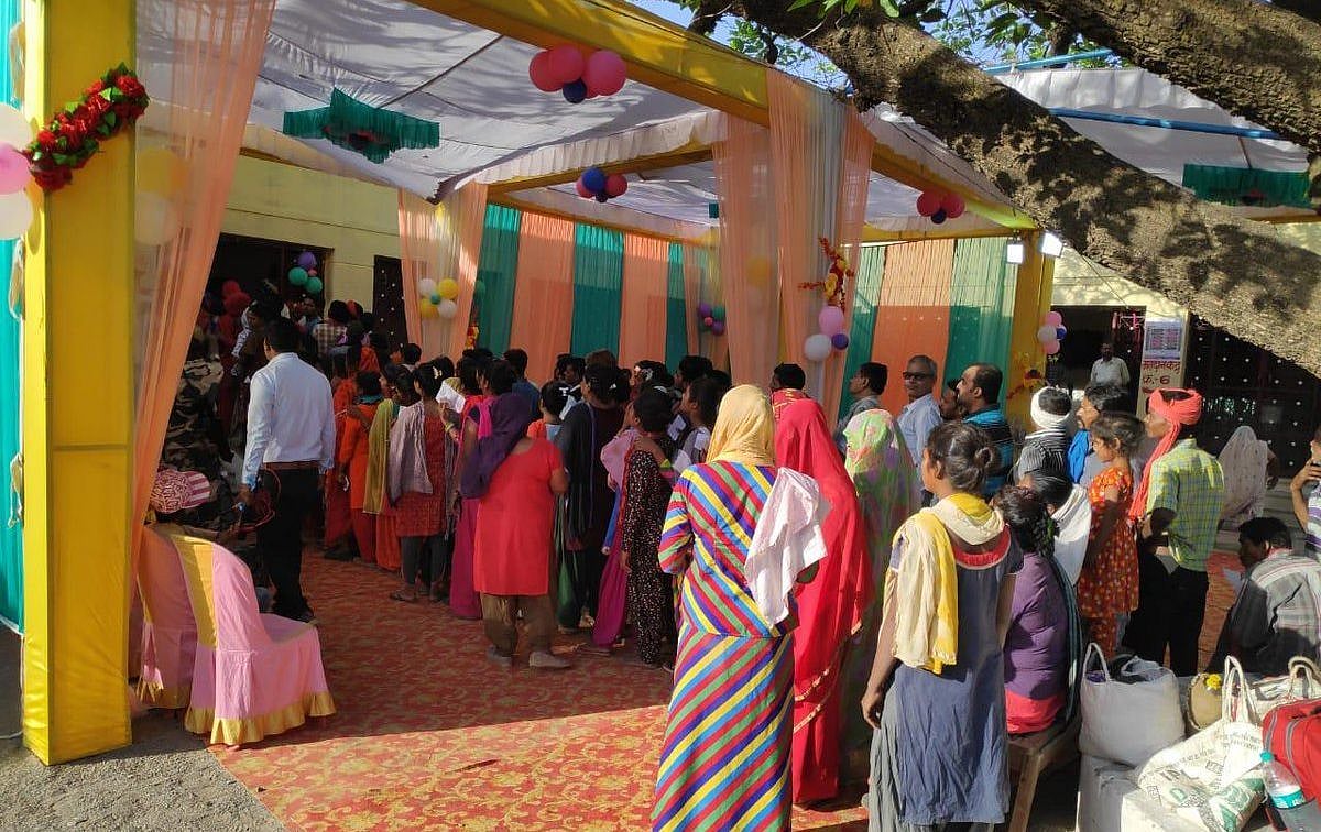 लोकसभा पांचवां चरण मतदान LIVE: मतदान खत्म, कुल 62.56 फीसदी वोटिंग , बंगाल में 5 बजे तक 74 फीसदी वोट पड़े