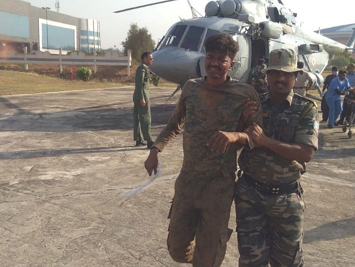 झारखंड: सरायकेला में नक्सलियों का तांडव, आईईडी धमाका कर सुरक्षा कर्मियों पर की फायरिंग, 11 जवान घायल