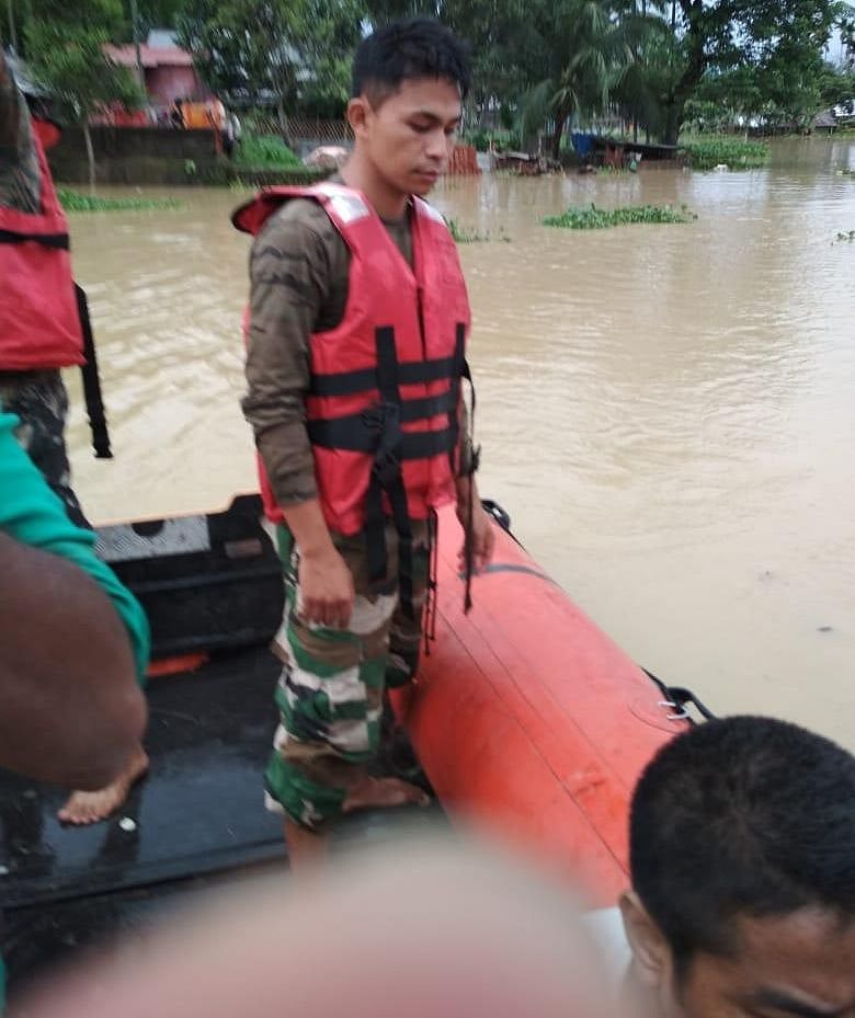 त्रिपुरा में आंधी-बारिश से भारी तबाही, बाढ़ से हजारों लोग हुए बेघर, बड़े स्तर पर राहत-बचाव का काम जारी