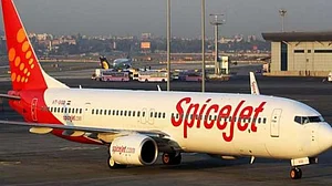 जब 150 यात्रियों की जान पर आई आफत तो नागपुर में विमान की हुई आपात लैंडिंग, कई घंटे तक फंसे रहे यात्री