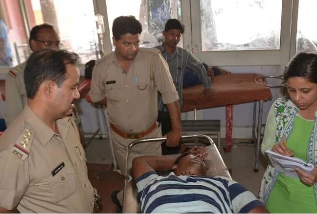 यूपी में ठांय-ठांय पार्ट टू,पुलिस से घिरता देख बदमाश ने खुद को मारी गोली, देखें वीडियो 