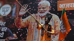 जीत के जश्न में डूबी बीजेपी की असल परीक्षा चार माह बाद, हरियाणा, झारखंड और महाराष्ट्र में सरकार बचाना चुनौती