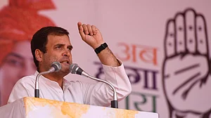 बेरोजगारी और भ्रष्टाचार पर हमला करने की बजाए ‘मुक्केबाज’ मोदी ने अपने ही कोच आडवाणी पर जड़ा मुक्का: राहुल